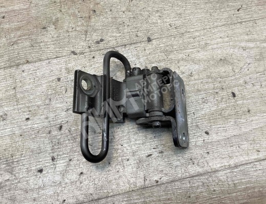 Петля двери передней правой Volkswagen Caddy III (2K) 2004-2010  Volkswagen Caddy Caddy III (2K) 2004-2010