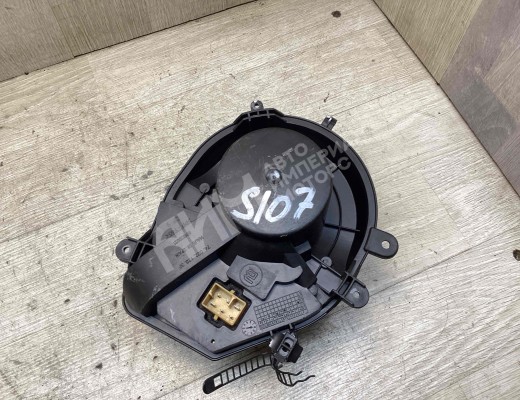 Моторчик печки Volkswagen Passat B5+ (3B) 2000-2005 рестайлинг  Volkswagen Passat Passat B5+ (3B) 2000-2005 рестайлинг