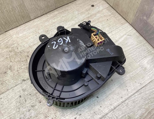 Моторчик печки Volkswagen Passat B5+ (3B) 2000-2005 рестайлинг  Volkswagen Passat Passat B5+ (3B) 2000-2005 рестайлинг