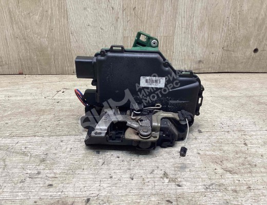 Замок двери передней левой Volkswagen Passat B5 (3B) 1996-2000  Volkswagen Passat Passat B5 (3B) 1996-2000
