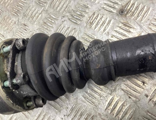 Полуось передняя правая (приводной вал, ШРУС) Audi A3 I (8L) 1996-2000  Audi A3 A3 I (8L) 1996-2000