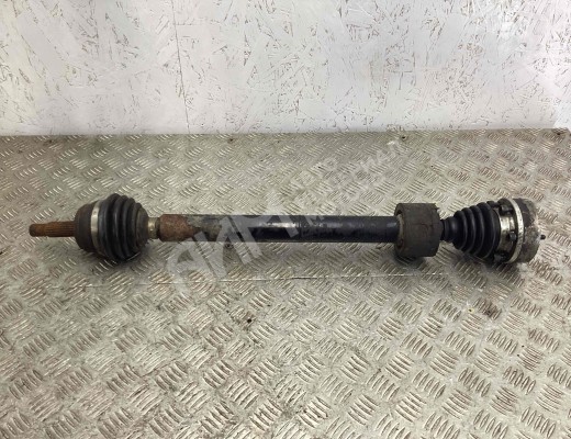 Полуось передняя правая (приводной вал, ШРУС) Volkswagen Caddy II (9K) 1995-2003  Volkswagen Caddy Caddy II (9K) 1995-2003