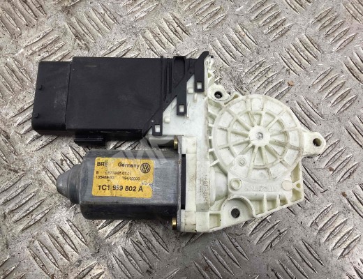Моторчик стеклоподъемника передний правый Volkswagen Golf IV (1J) 1997-2004  Volkswagen Golf Golf IV (1J) 1997-2004