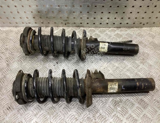Стойка передняя правая Volkswagen Passat B6 (3C) 2005-2010  Volkswagen Passat Passat B6 (3C) 2005-2010