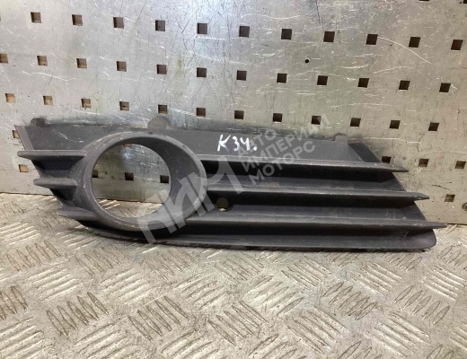 Заглушка (решетка) в бампер передний Opel Astra H 2004-2007  Opel Astra Astra H 2004-2007