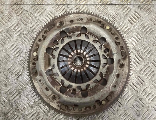 Комплект сцепления Volkswagen Golf IV (1J) 1997-2004  Volkswagen Golf Golf IV (1J) 1997-2004