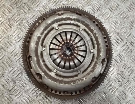 Комплект сцепления Volkswagen Touran I (1T) 2003-2006  Volkswagen Touran Touran I (1T) 2003-2006