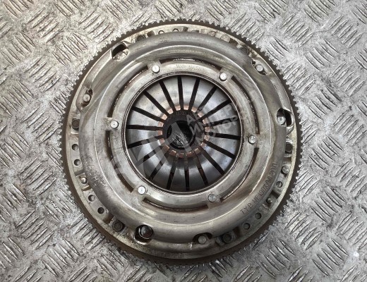 Комплект сцепления Volkswagen Golf V (1K) 2004-2009  Volkswagen Golf Golf V (1K) 2004-2009