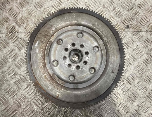 Маховик Audi A6 C5 (4B) 2001-2004 рестайлинг  Audi A6 A6 C5 (4B) 2001-2004 рестайлинг