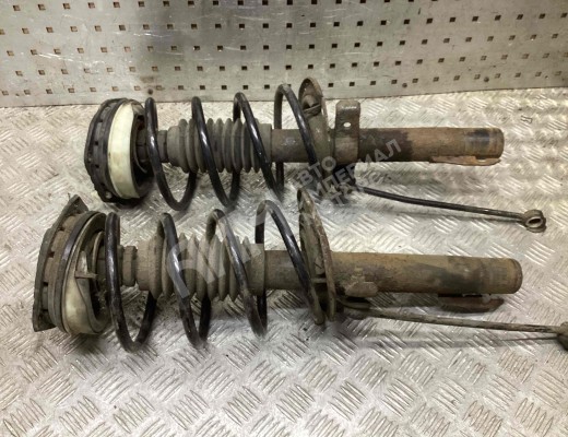 Стойка передняя левая Renault Megane II 2002-2006  Renault Megane Megane II 2002-2006