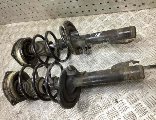 Стойка передняя правая Renault Megane II 2002-2006  Renault Megane Megane II 2002-2006