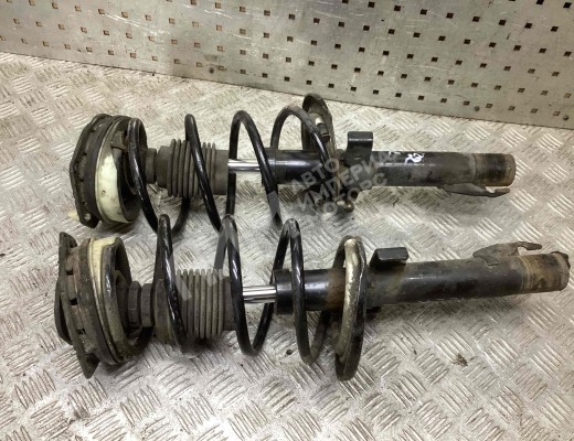 Стойка передняя правая Renault Megane II 2002-2006  Renault Megane Megane II 2002-2006