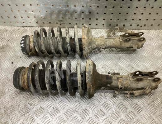 Стойка передняя правая Volkswagen Golf III (1H) 1991-1997  Volkswagen Golf Golf III (1H) 1991-1997