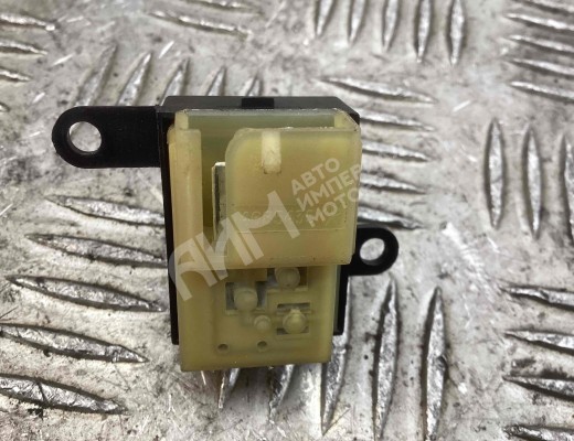Кнопка центрального замка Chrysler Voyager III (GS) 1995-2001  Chrysler Voyager Voyager III (GS) 1995-2001