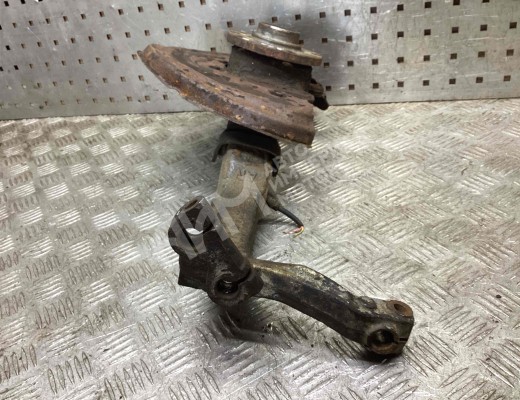 Кулак поворотный правый Volkswagen Passat B5+ (3B) 2000-2005 рестайлинг  Volkswagen Passat Passat B5+ (3B) 2000-2005 рестайлинг