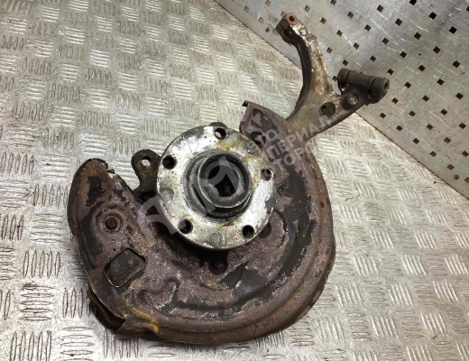 Кулак поворотный правый Volkswagen Passat B5+ (3B) 2000-2005 рестайлинг  Volkswagen Passat Passat B5+ (3B) 2000-2005 рестайлинг