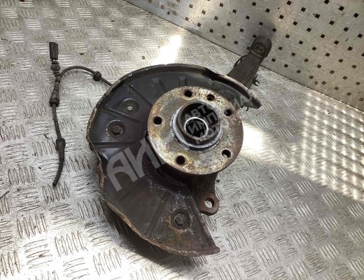 Кулак поворотный правый Volkswagen Touareg I (7L) 2002-2006  Volkswagen Touareg Touareg I (7L) 2002-2006