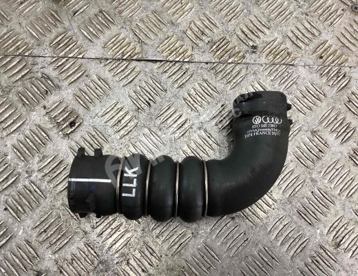 Патрубок интеркулера Audi A4 B7 (8EC, 8ED) 2004-2008  Audi A4 A4 B7 (8EC, 8ED) 2004-2008