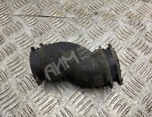 Патрубок интеркулера Audi A4 B7 (8EC, 8ED) 2004-2008  Audi A4 A4 B7 (8EC, 8ED) 2004-2008