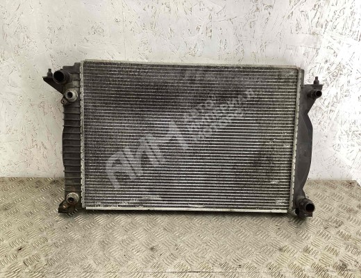 Радиатор (основной) Audi A4 B7 (8EC, 8ED) 2004-2008  Audi A4 A4 B7 (8EC, 8ED) 2004-2008