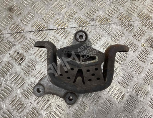 Подушка крепления КПП Volkswagen Transporter T5 (7H) 2003-2015  Volkswagen Transporter Transporter T5 (7H) 2003-2015