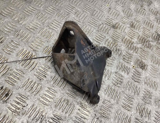 Кронштейн двигателя Volkswagen Golf III (1H) 1991-1997  Volkswagen Golf Golf III (1H) 1991-1997