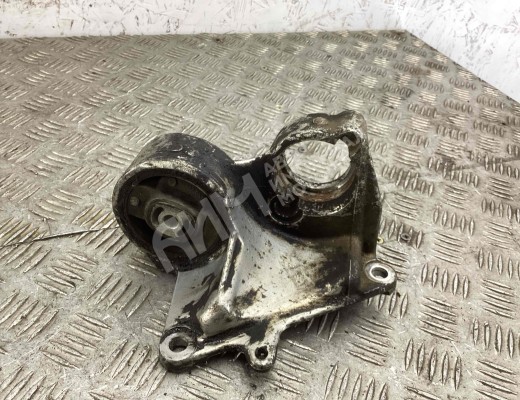 Кронштейн полуоси Peugeot 307 (3A/3H) 2001-2005  Peugeot 307 307 (3A/3H) 2001-2005