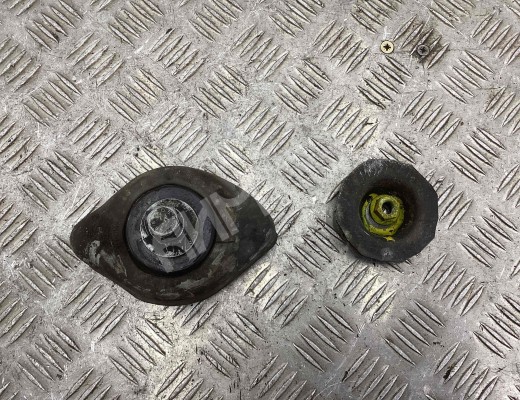 Подушка крепления КПП Volkswagen Passat B5 (3B) 1996-2000  Volkswagen Passat Passat B5 (3B) 1996-2000