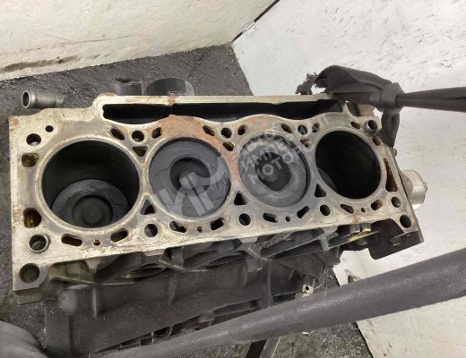Блок цилиндров Renault Megane II 2002-2006  Renault Megane Megane II 2002-2006