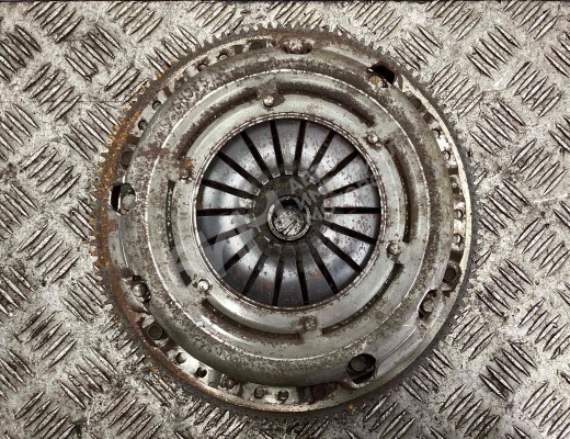 Комплект сцепления Volkswagen Polo IV (9N) 2001-2005  Volkswagen Polo Polo IV (9N) 2001-2005