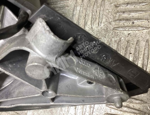 Зеркало наружное правое Audi A4 B7 (8EC, 8ED) 2004-2008  Audi A4 A4 B7 (8EC, 8ED) 2004-2008
