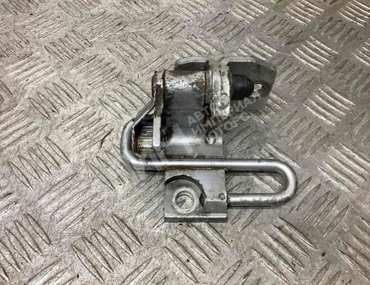 Петля двери передней правой Volkswagen Passat B6 (3C) 2005-2010  Volkswagen Passat Passat B6 (3C) 2005-2010