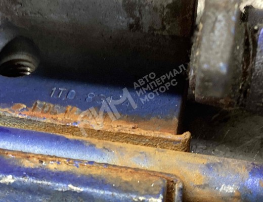 Петля двери передней левой Volkswagen Caddy III (2K) 2004-2010  Volkswagen Caddy Caddy III (2K) 2004-2010