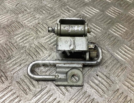 Петля двери передней левой Volkswagen Caddy III (2K) 2004-2010  Volkswagen Caddy Caddy III (2K) 2004-2010