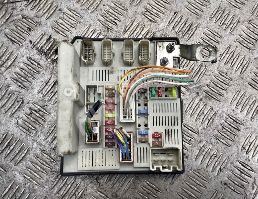 Блок предохранителей Renault Megane II 2006-2009 рестайлинг  Renault Megane Megane II 2006-2009 рестайлинг