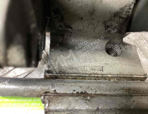 Петля двери передней правой Volkswagen Touran I (1T) 2003-2006  Volkswagen Touran Touran I (1T) 2003-2006