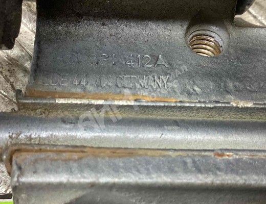 Петля двери передней правой Volkswagen Caddy III (2K) 2004-2010  Volkswagen Caddy Caddy III (2K) 2004-2010