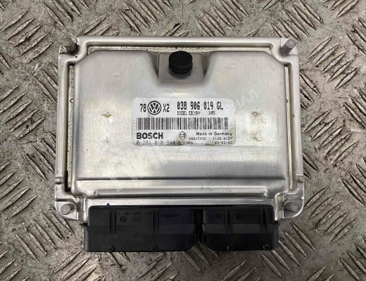 Блок управления двигателем Volkswagen Passat B5+ (3B) 2000-2005 рестайлинг  Volkswagen Passat Passat B5+ (3B) 2000-2005 рестайлинг