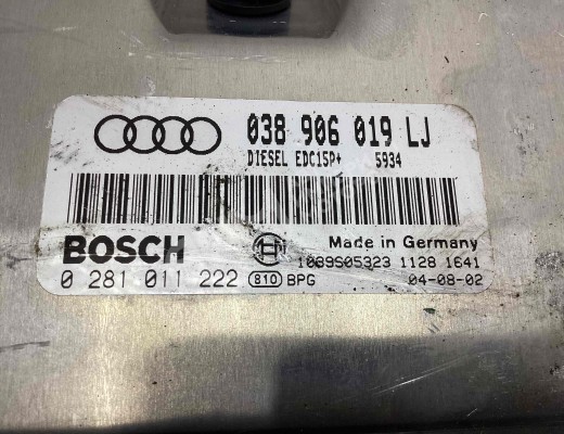Блок управления двигателем Volkswagen Passat B5+ (3B) 2000-2005 рестайлинг  Volkswagen Passat Passat B5+ (3B) 2000-2005 рестайлинг