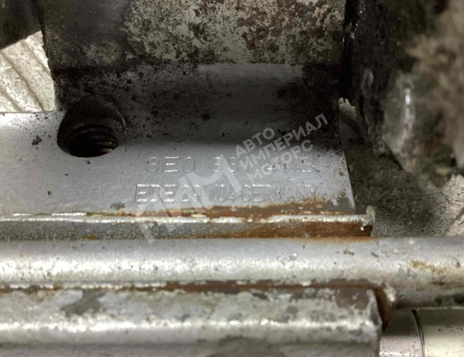 Петля двери передней левой Audi A6 C6 (4F) 2004-2008  Audi A6 A6 C6 (4F) 2004-2008