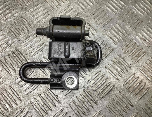 Петля двери передней левой  Audi A6 C6 (4F) 2004-2011