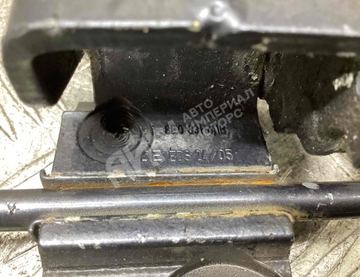 Петля двери передней левой Audi A4 B7 (8EC, 8ED) 2004-2008  Audi A4 A4 B7 (8EC, 8ED) 2004-2008