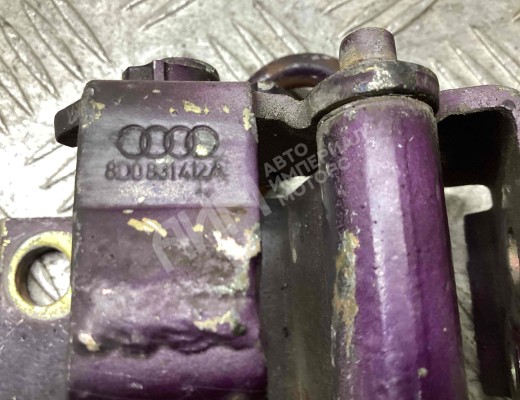 Петля двери передней правой Audi A4 B5 (8D) 1994-1999  Audi A4 A4 B5 (8D) 1994-1999