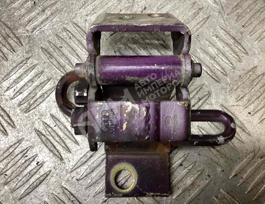 Петля двери передней правой Audi A4 B5 (8D) 1994-1999  Audi A4 A4 B5 (8D) 1994-1999