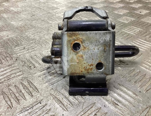 Петля двери передней левой Audi A8 D2 (4D) 1994-2002  Audi A8 A8 D2 (4D) 1994-2002
