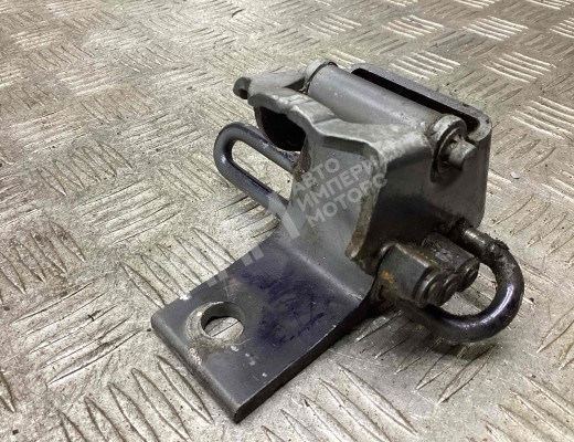 Петля двери передней левой Audi A8 D2 (4D) 1994-2002  Audi A8 A8 D2 (4D) 1994-2002