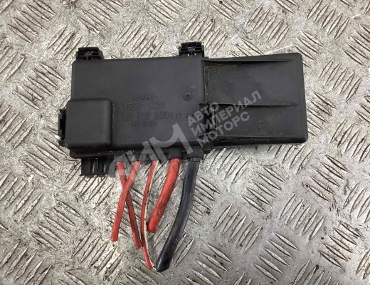 Блок предохранителей Volkswagen Golf IV (1J) 1997-2004  Volkswagen Golf Golf IV (1J) 1997-2004