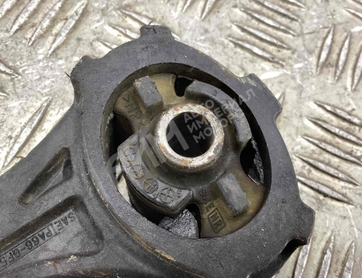 Подушка крепления КПП Subaru II (B11) 1994-1999  Subaru Legacy II (B11) 1994-1999