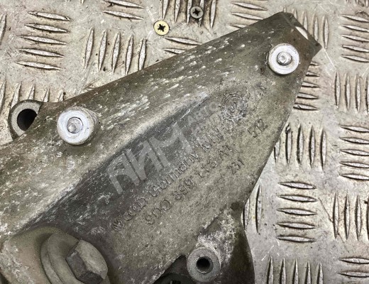 Кронштейн КПП Audi A6 C5 (4B) 2001-2004 рестайлинг  Audi A6 A6 C5 (4B) 2001-2004 рестайлинг