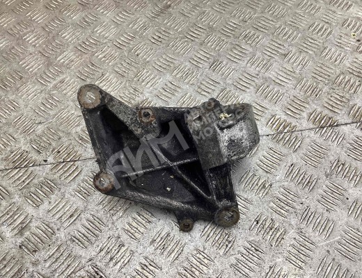 Кронштейн полуоси Peugeot 405 1987-1996  Peugeot 405 405 1987-1996
